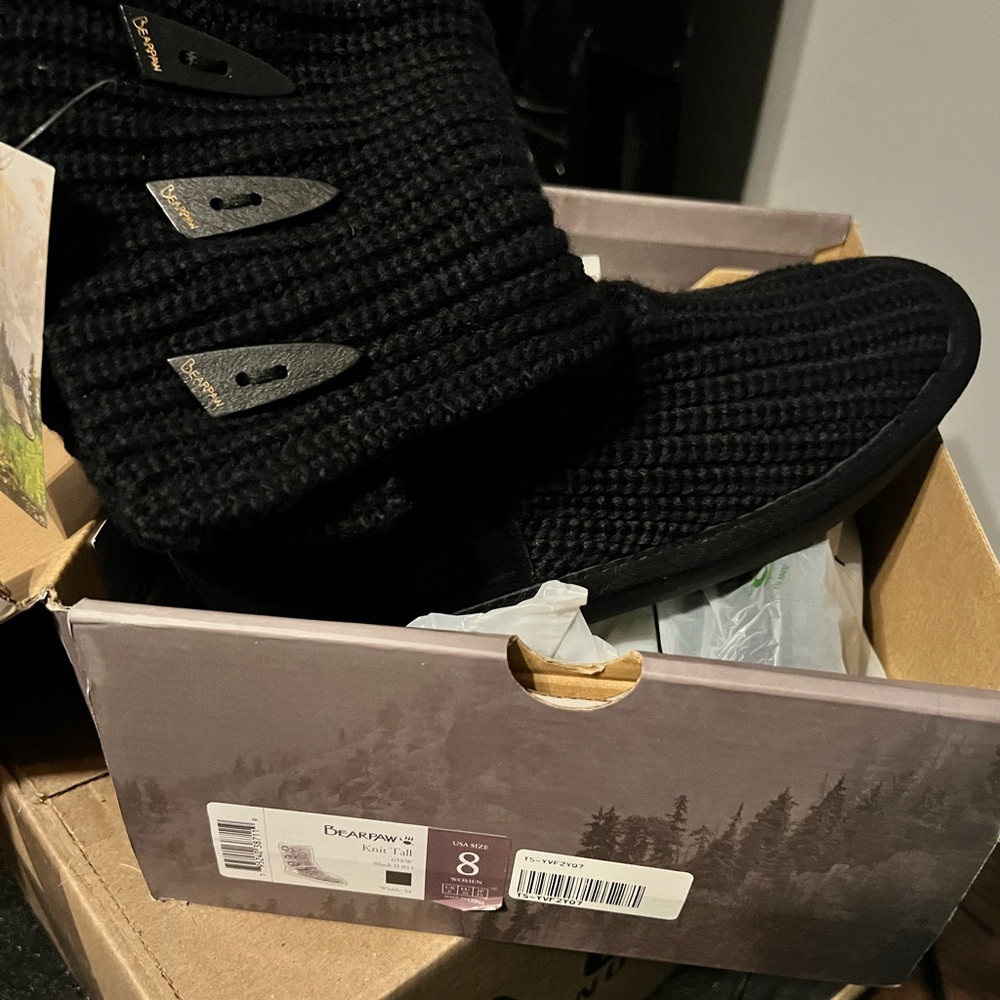 NWT Bearpaw Knit Boots Black size 8